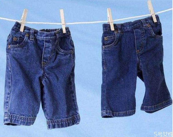 牛仔褲能用機洗嗎 機洗牛仔褲需要注意什么