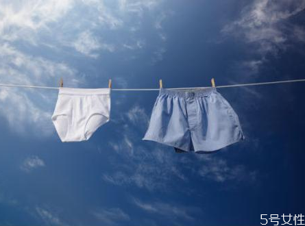 男生內褲和襪子能一起洗嗎 男生內褲和襪子一起洗的后果