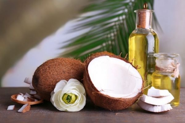 椰子油洗頭怎么加熱 哪種椰子油的護發效果好