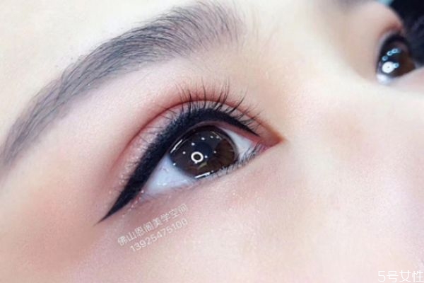 美瞳線怎么洗掉最安全 紅霉素眼膏會讓美瞳線掉色嗎