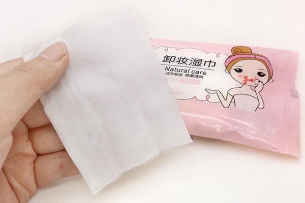 卸妝濕巾用完要洗臉嗎 長期使用卸妝濕巾的危害