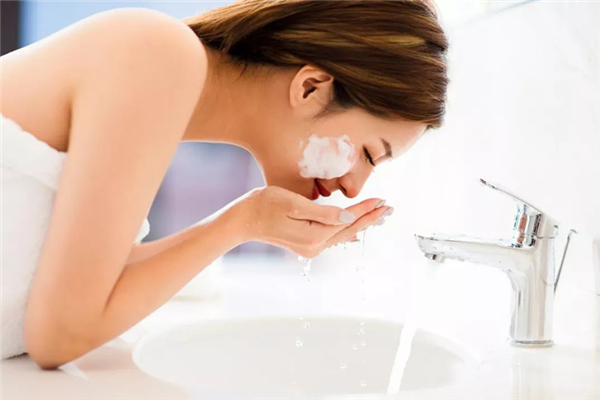 洗臉用溫水好還是冷水好 洗臉溫度多少合適
