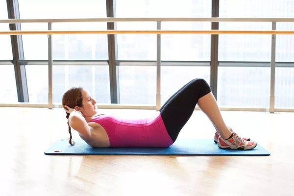 仰臥起坐可以減肚子嗎 做仰臥起坐可以練出腹肌嗎